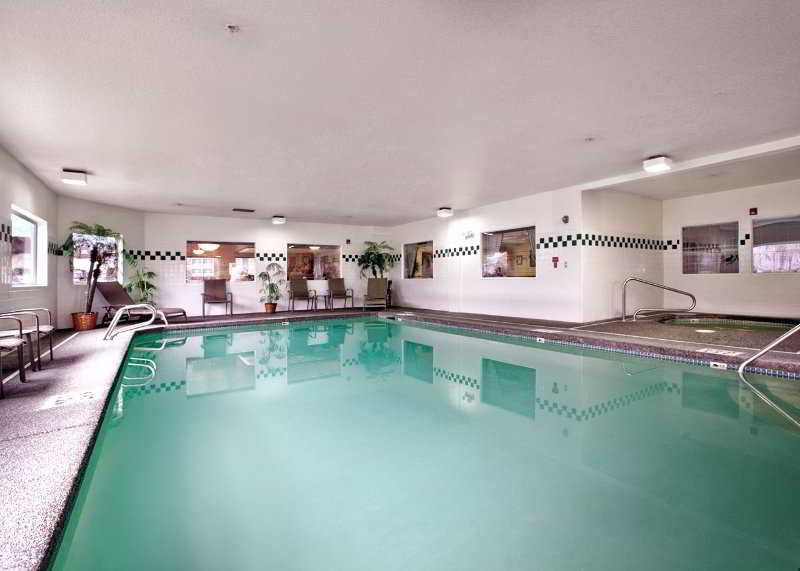 Comfort & Suites-portland Airport Hotel 3*