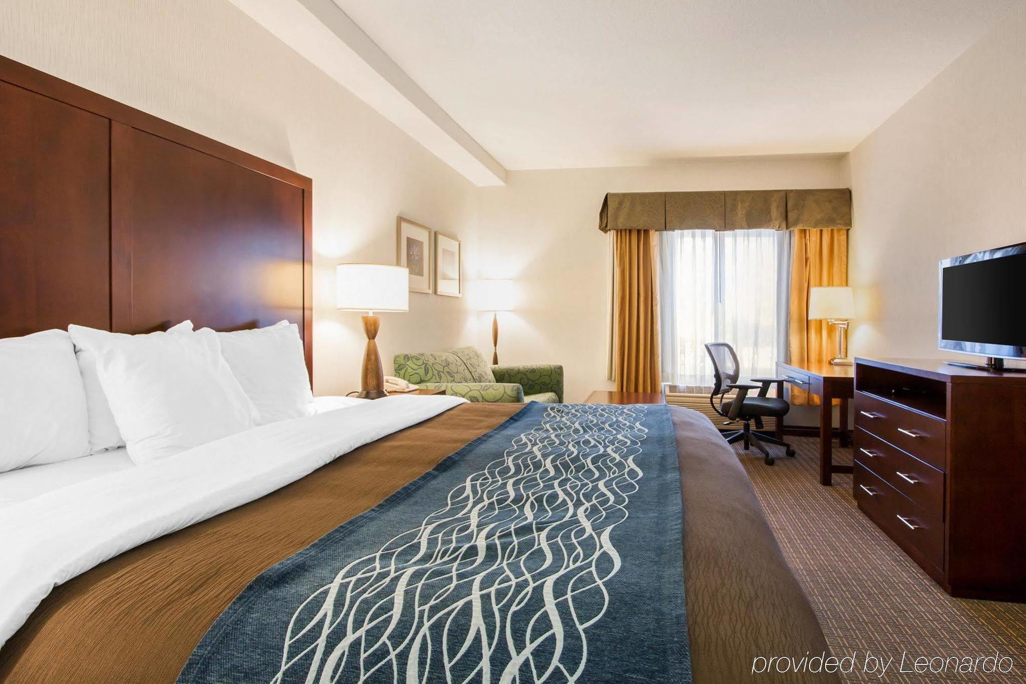 Comfort & Suites-portland Airport 3*