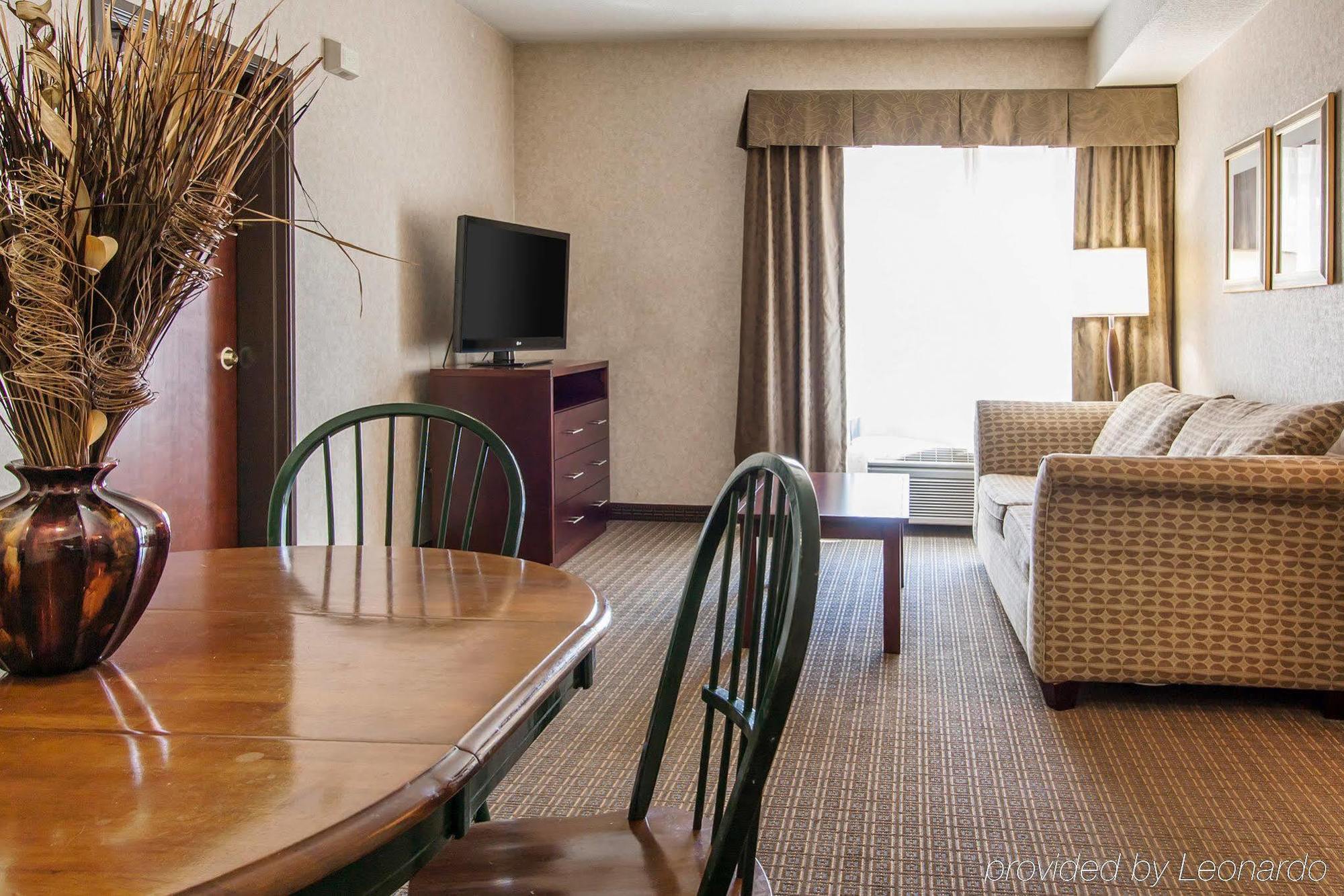 Hotel Comfort & Suites-portland Airport 3*