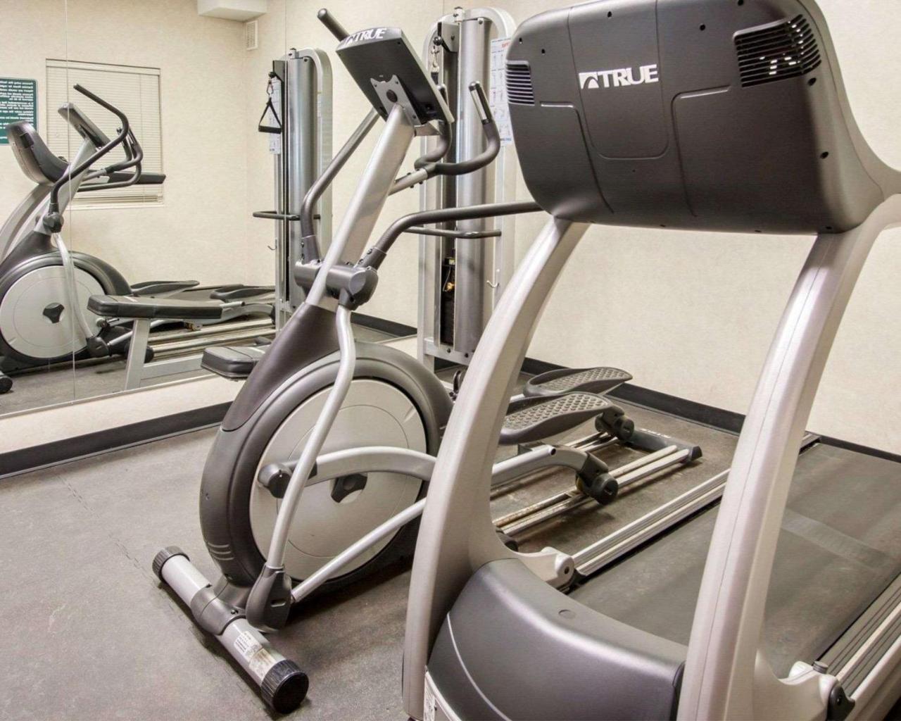 Comfort & Suites-portland Airport Hotel 3*