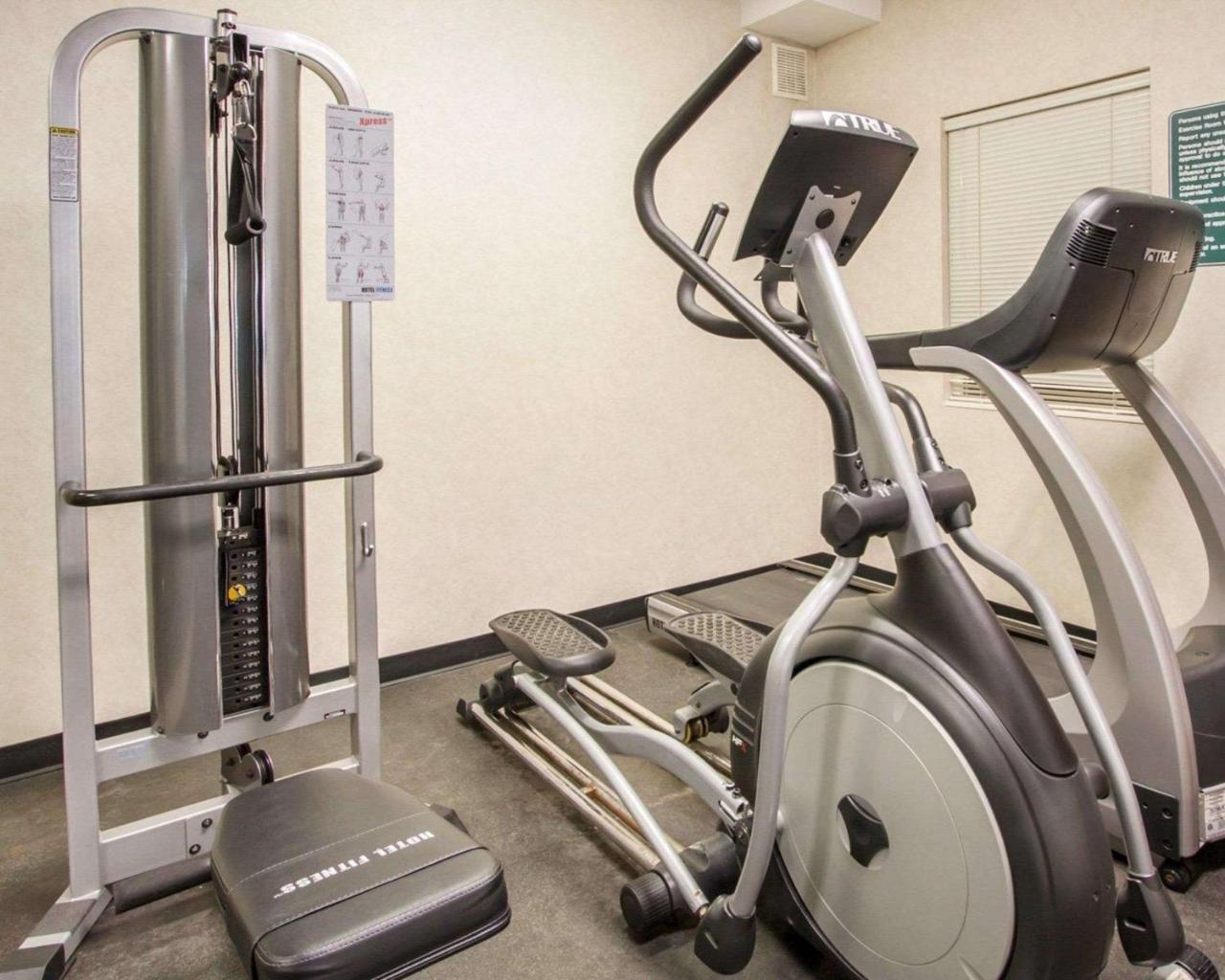 Comfort & Suites-portland Airport Hotel 3*