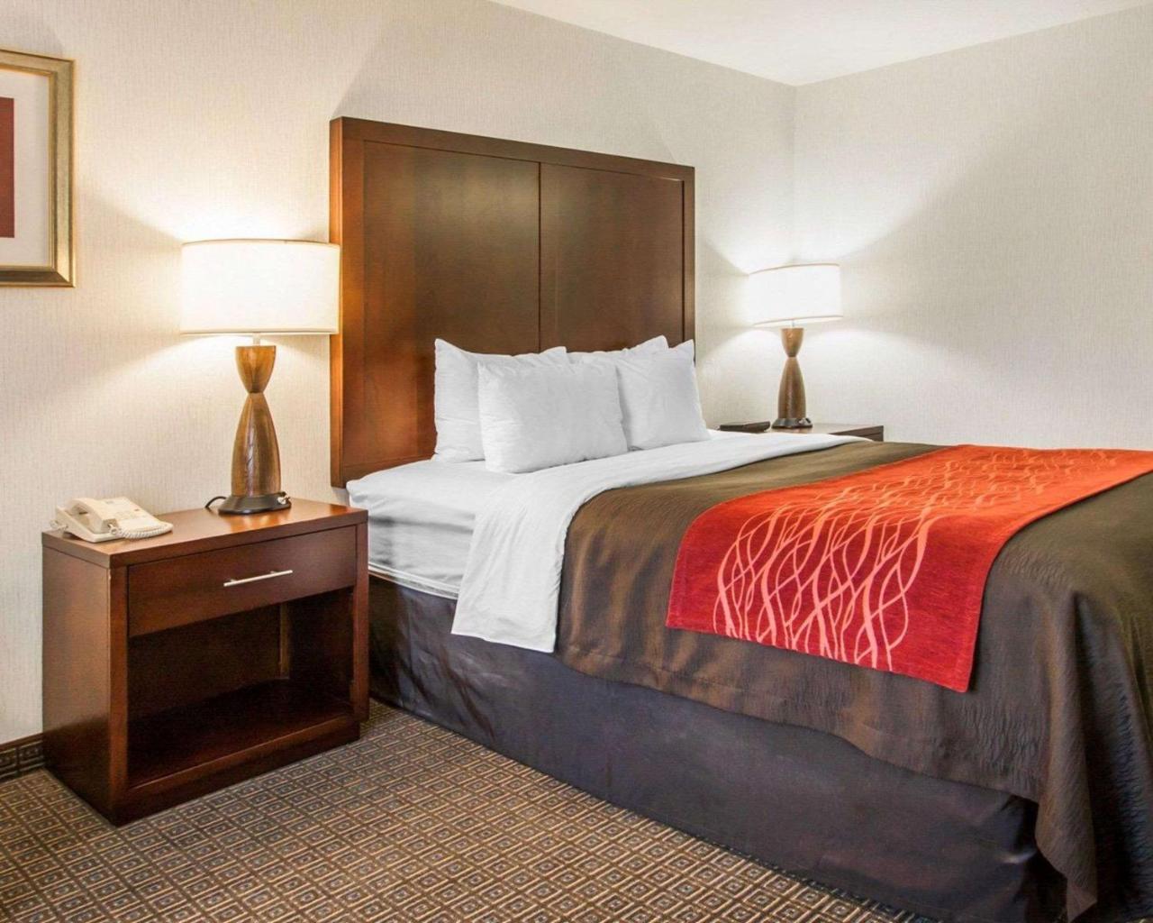 Comfort & Suites-portland Airport Portland