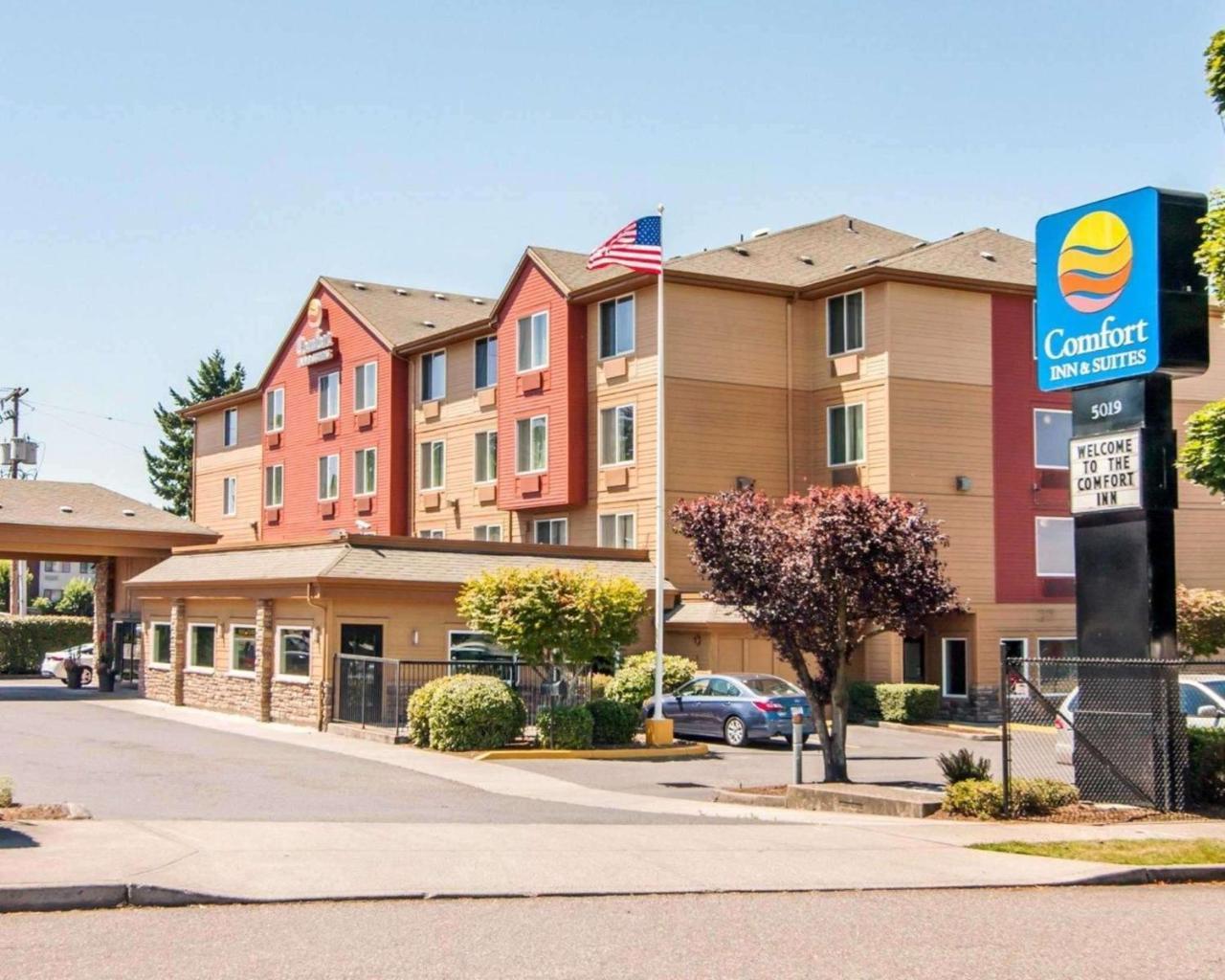 Comfort & Suites-portland Airport 3*