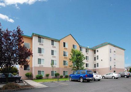 Comfort & Suites-portland Airport Hotel 3*
